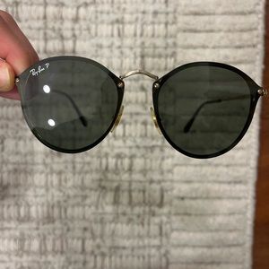 Ray-Ban polarized Black round sunglasses